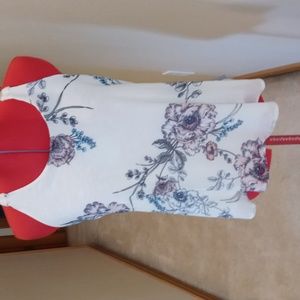 Maurices NWOT pretty floral tank top size S